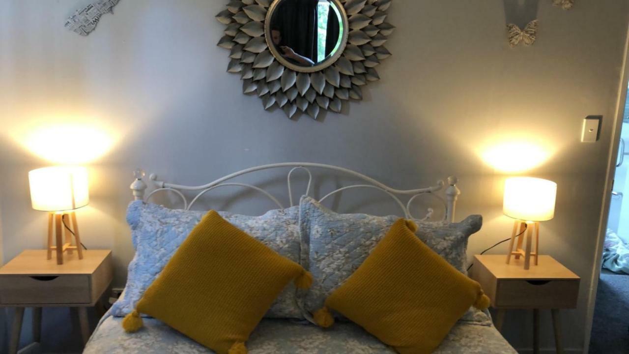 B, D & D Bed And Breakfast Taupo Exterior photo